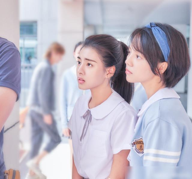 搞怪女孩睡衣派对