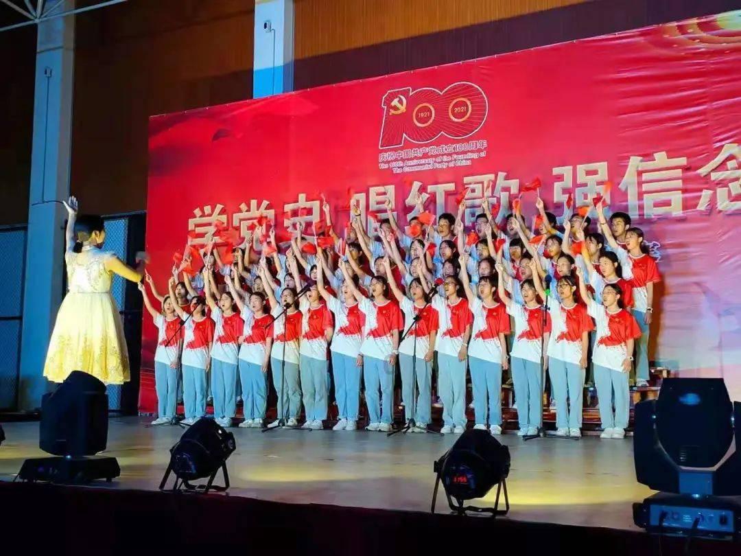 救援帅男孩