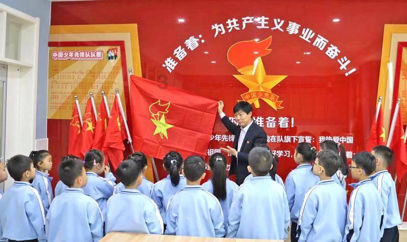 博兴农商银行开发区支行党支部开展腊八暖人又暖心活动