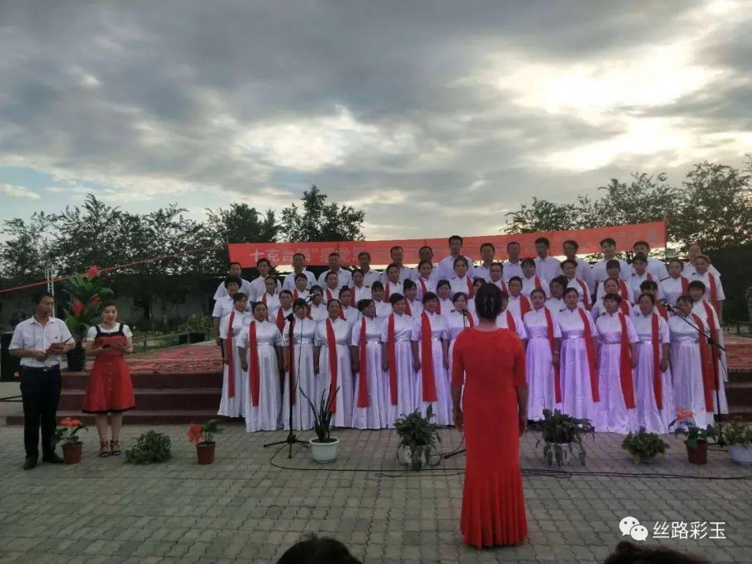 断联一个月了，女生也没联系我，没希望了吧？游戏画面