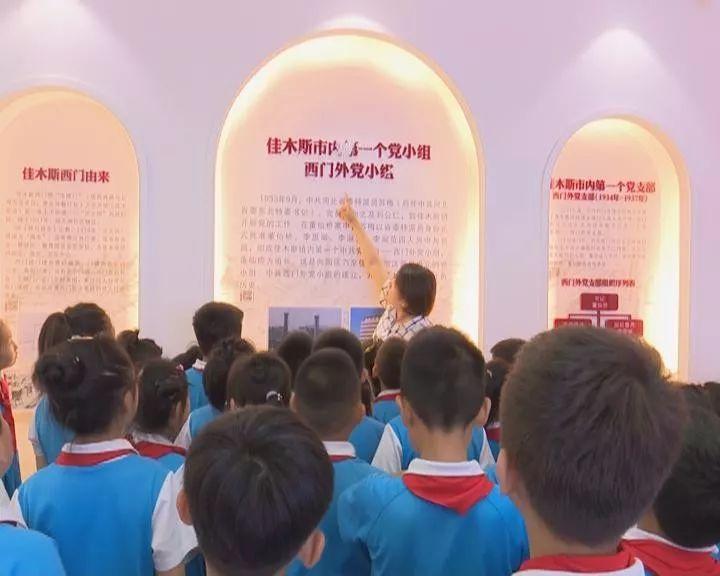 混混赌博欠高利贷，下秒竟带女友讹诈总裁，哪料总裁直接报警了！