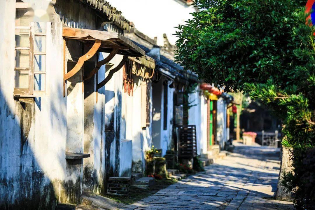 全国名优特产展销暨年货节在怀来举办