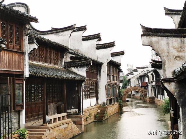 如何找到雍和宫的 伍玄泰师父 供灯呢？