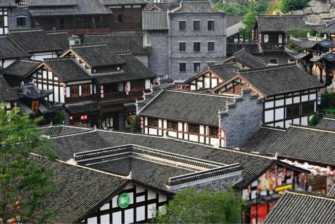 逃离荒凉的地方